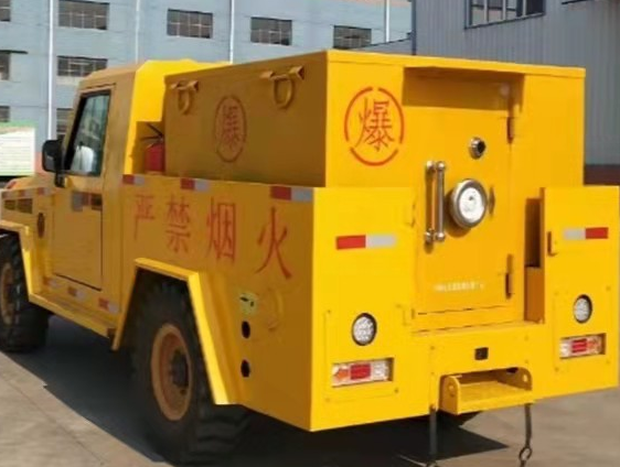 畜禽良种场凯龙爆破器材运输车:保障爆破任务的安全运行